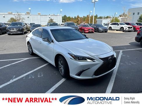Used 2020 Lexus ES 350 w/ Premium Package FWD image 4