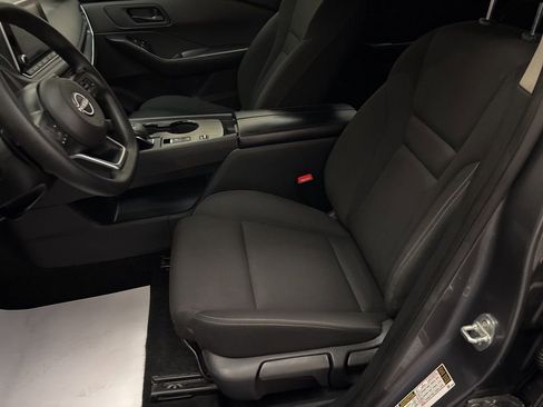 Used 2024 Nissan Rogue S image 12