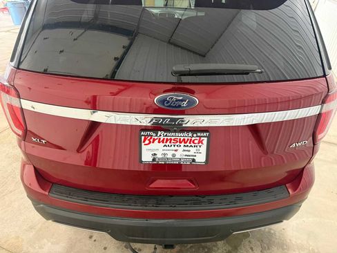 Used 2019 Ford Explorer XLT w/ Equipment Group 201A AWD/4WD image 15