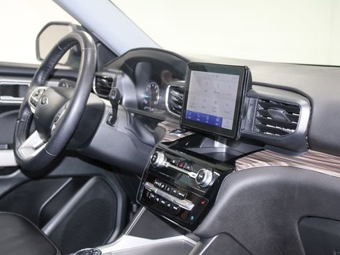 Used 2023 Ford Explorer Limited image 32
