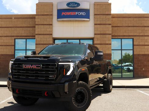 Used 2024 GMC Sierra 2500 AT4 w/ AT4 Premium Plus Package AWD/4WD image 2