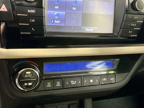 Used 2016 Toyota Corolla LE image 24