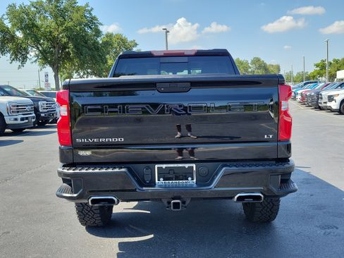 Used 2021 Chevrolet Silverado 1500 LT Trail Boss w/ Convenience Package II AWD/4WD image 6