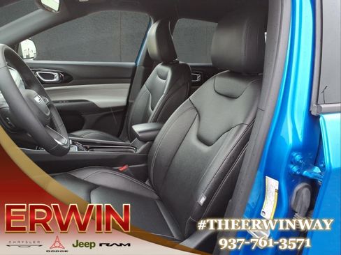 Used 2025 Jeep Compass Limited AWD/4WD image 12