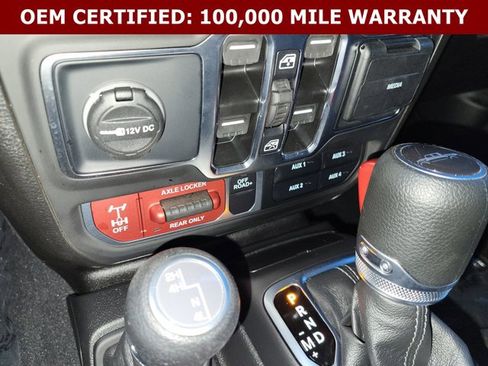 Certified 2025 Jeep Gladiator Sport AWD/4WD image 36