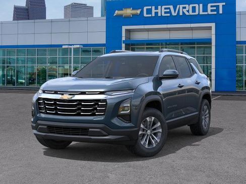 New 2026 Chevrolet Equinox LT w/ Convenience Package II FWD image 6