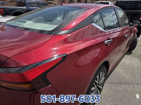Used 2025 Nissan Altima 2.5 SV FWD image 8
