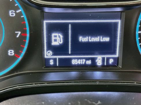 Used 2017 Chevrolet Cruze LS FWD image 12