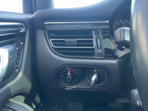 Used 2022 Porsche Macan S w/ Premium Package Plus image 12