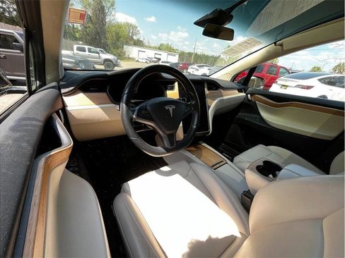 Used 2018 Tesla Model X 75D AWD/4WD image 23