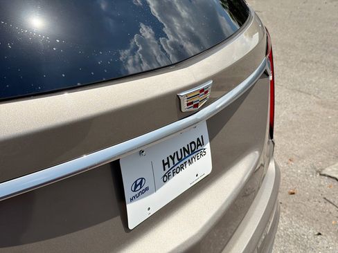 Used 2022 Cadillac XT6 Premium Luxury w/ Technology Package image 11