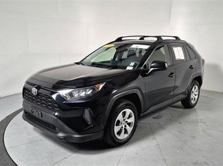 Used 2019 Toyota RAV4 LE image 1