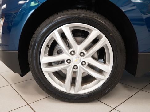 Used 2020 Chevrolet Equinox Premier AWD/4WD image 18