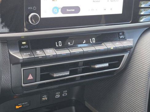 Certified 2025 Toyota Camry SE w/ Convenience Package image 17