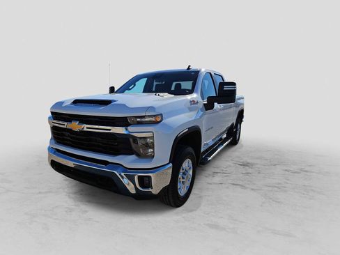 Used 2024 Chevrolet Silverado 2500 LT image 4