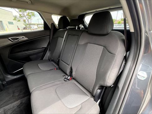 Certified 2025 Kia Sportage LX image 19