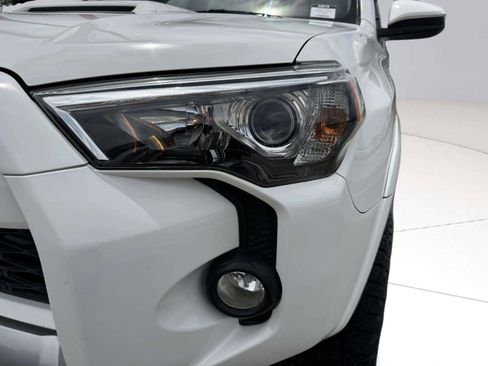 Used 2019 Toyota 4Runner TRD Off-Road AWD/4WD image 12