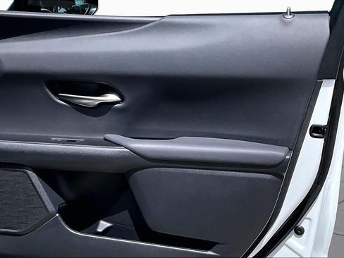 Used 2025 Lexus UX 300h FWD image 27