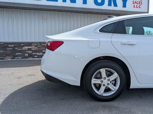 Used 2025 Chevrolet Malibu LS FWD image 17