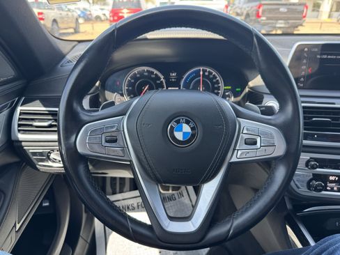 Used 2019 BMW 740e xDrive w/ Executive Package image 8