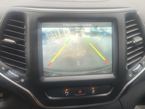 Used 2021 Jeep Cherokee Latitude Lux w/ Comfort/Convenience Group image 28