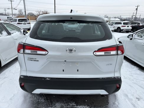 Used 2024 Toyota Corolla Cross L image 6