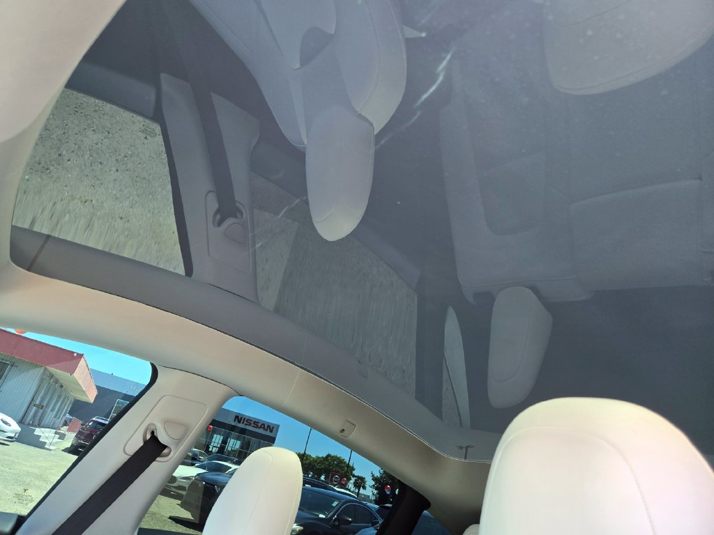 Used 2023 Tesla Model Y Performance AWD/4WD image 17