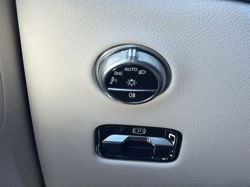 Used 2024 Mercedes-Benz GLC 300 image 16