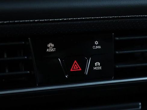 New 2026 Volkswagen Atlas Cross Sport SE image 13