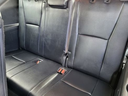 Used 2025 Toyota Highlander XLE image 22