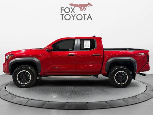 Used 2025 Toyota Tacoma TRD Off-Road AWD/4WD image 3
