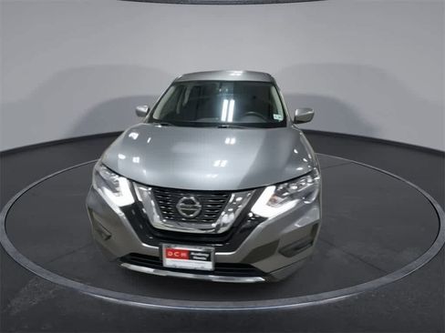 Used 2018 Nissan Rogue S image 3
