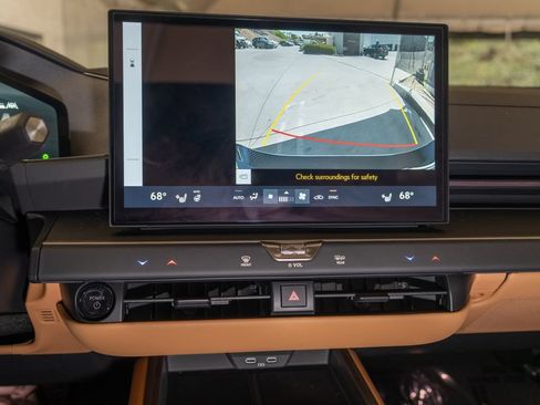 New 2026 Lexus ES 350e FWD image 16