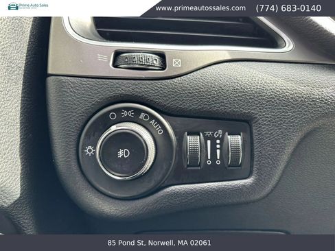 Used 2019 Jeep Cherokee Latitude Plus image 24