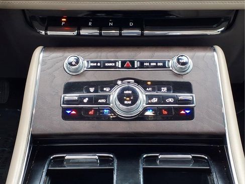Used 2022 Lincoln Aviator Reserve w/ Equipment Group 201A RWD image 21