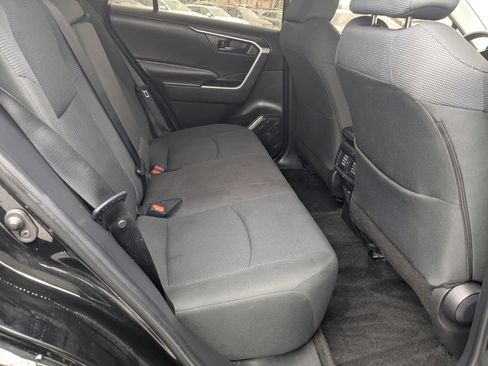 Used 2022 Toyota RAV4 LE image 30