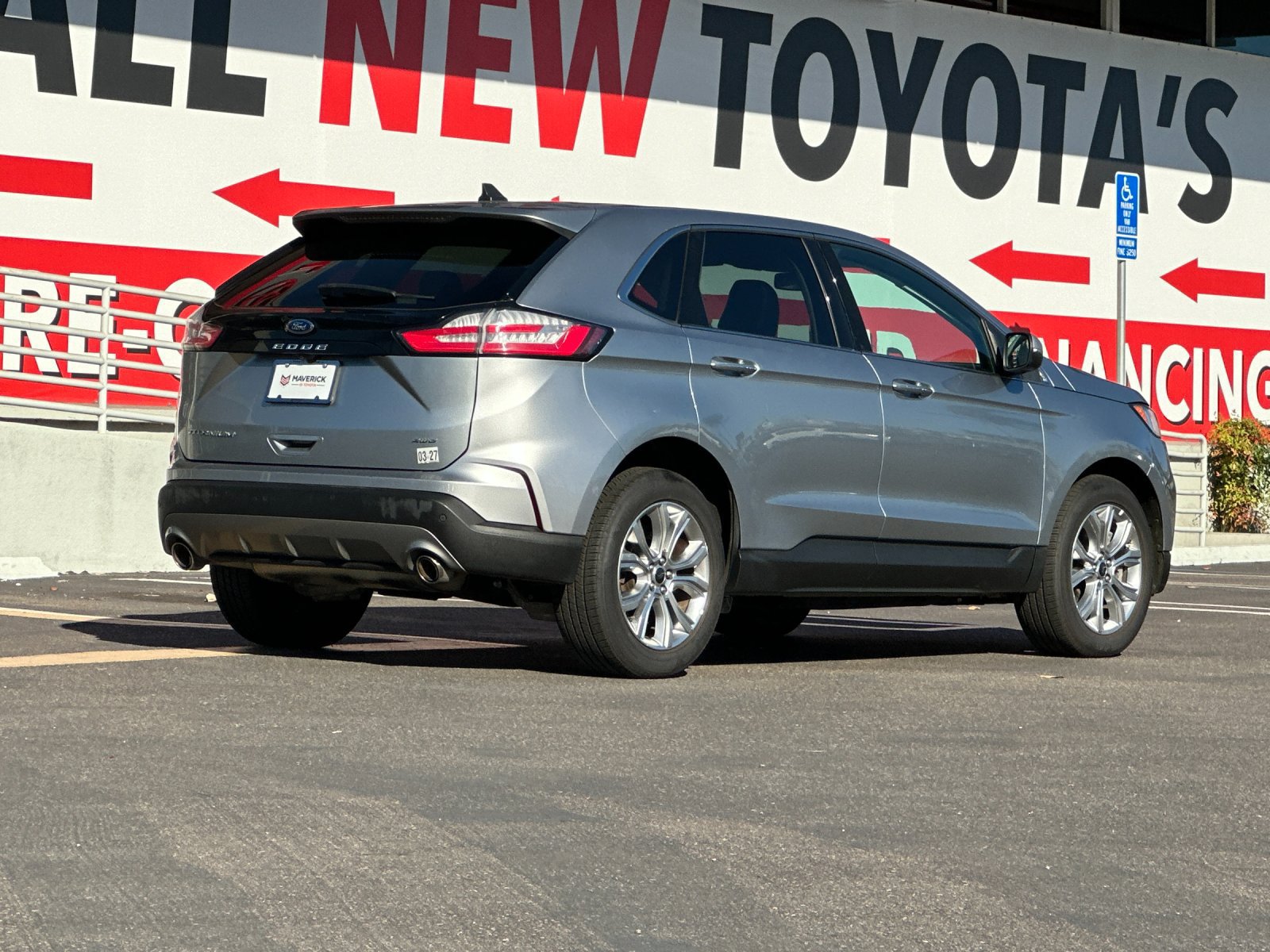 Used 2024 Ford Edge Titanium AWD/4WD image 5