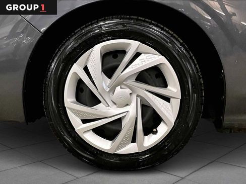 Certified 2024 Subaru Impreza 2.0i image 11