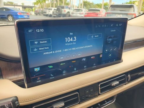 Used 2022 Lincoln Nautilus Reserve image 21