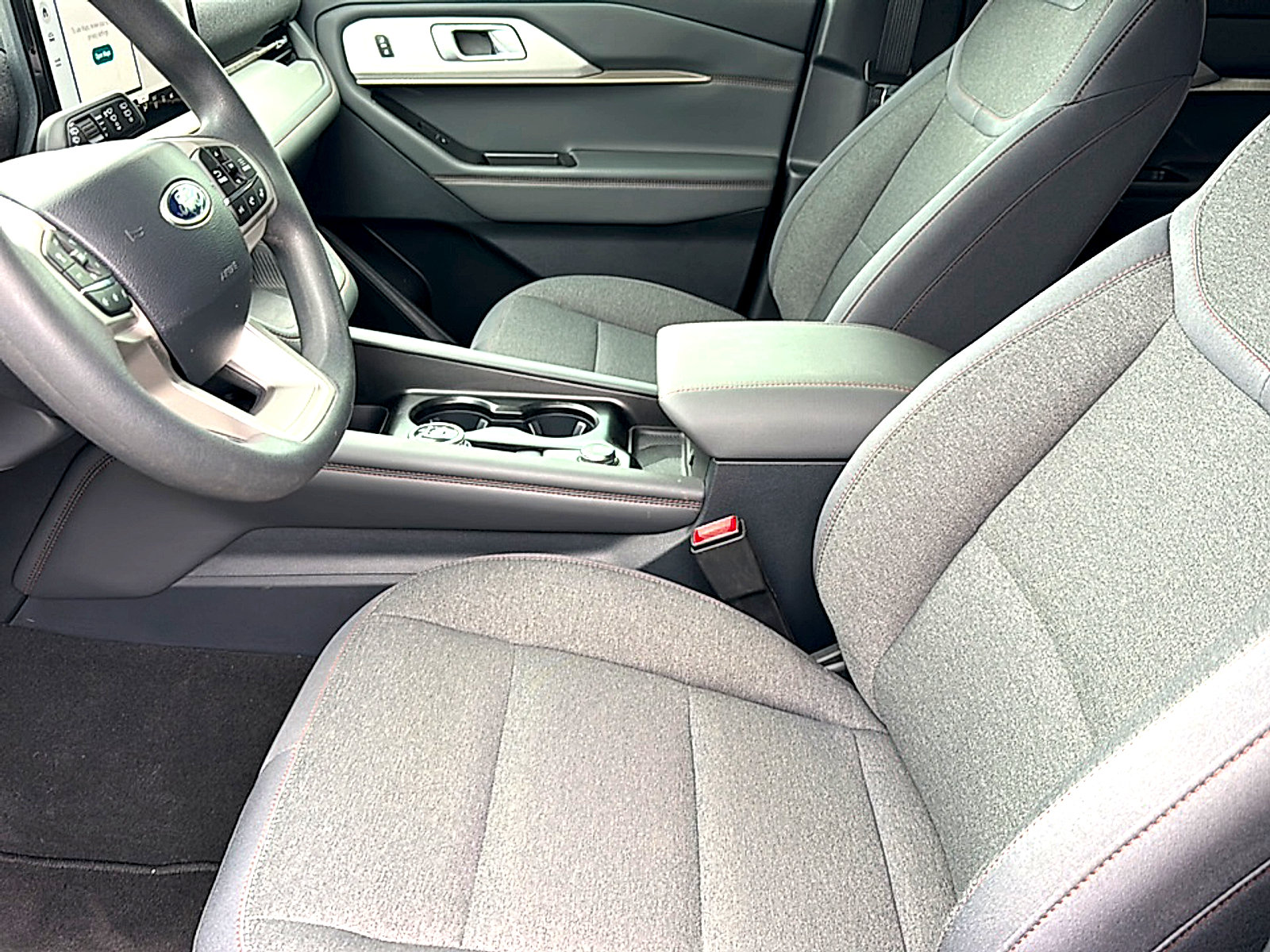 Used 2026 Ford Explorer Active RWD image 13