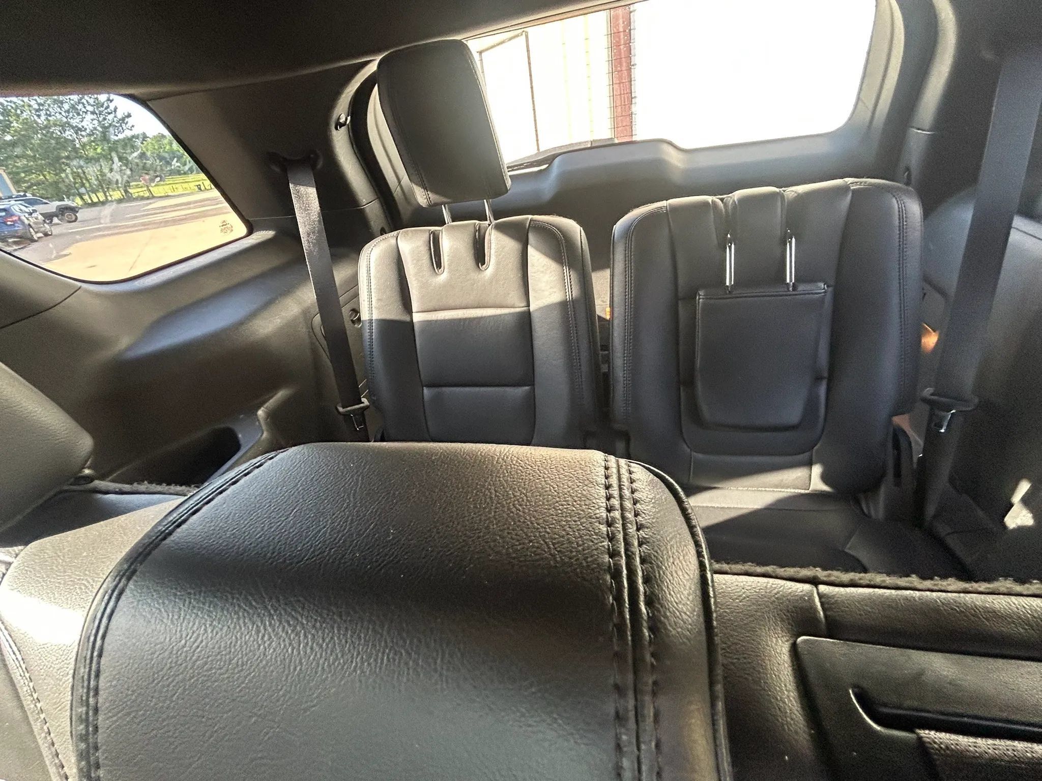 Used 2014 Ford Explorer XLT w/ Equipment Group 202A FWD image 11