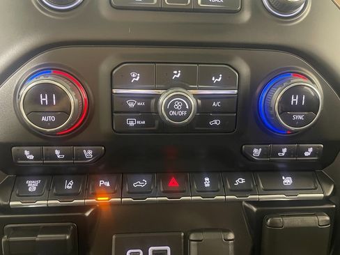 Used 2020 Chevrolet Silverado 2500 High Country w/ Technology Package image 21