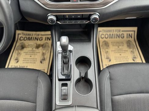 Used 2025 Nissan Altima 2.5 SV image 28