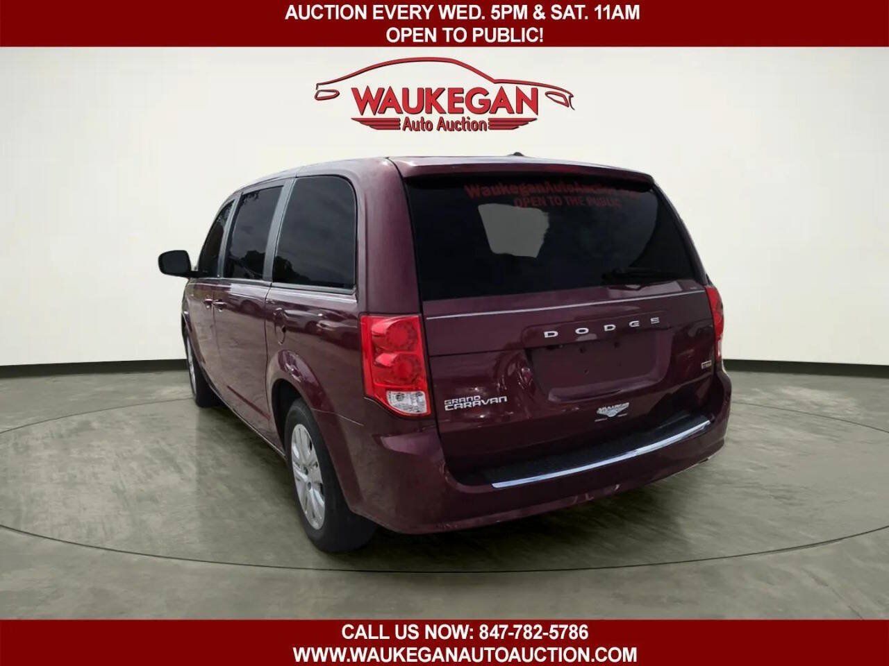 Used 2018 Dodge Grand Caravan SE w/ UConnect Hands-Free Group FWD image 4