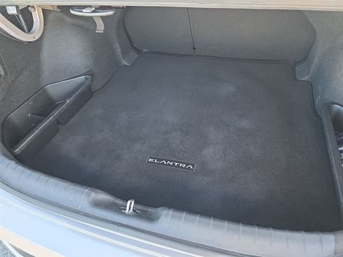 Used 2024 Hyundai Elantra SEL w/ Convenience Package FWD image 30