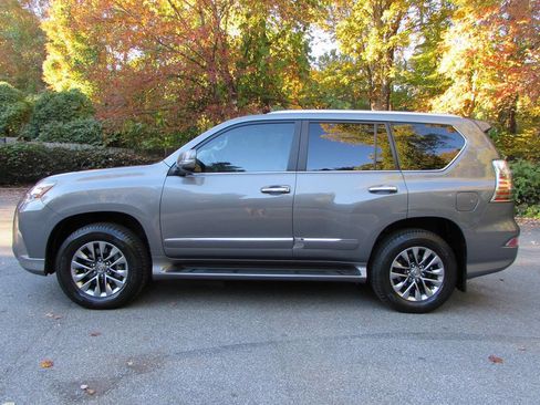 Used 2014 Lexus GX 460 Luxury image 3