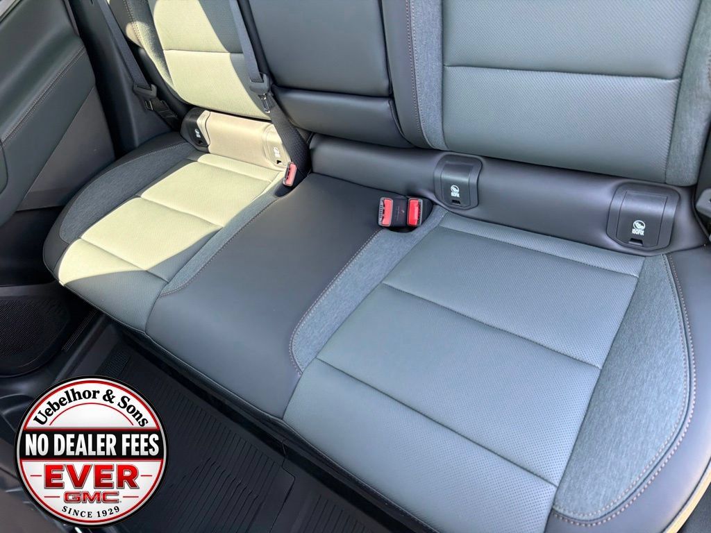 New 2027 GMC Terrain AT4 w/ Convenience Package III AWD/4WD image 19