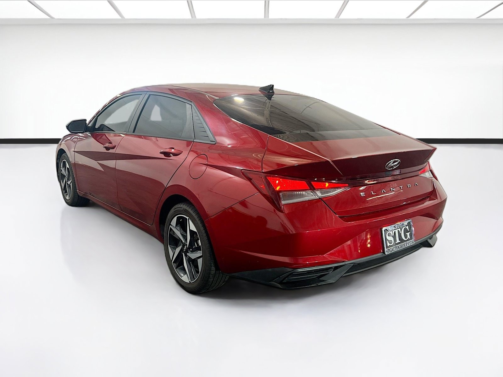 Used 2023 Hyundai Elantra SEL w/ Convenience Package FWD image 6