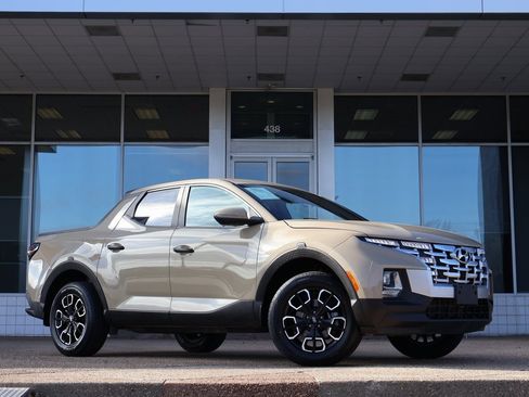 Used 2023 Hyundai Santa Cruz SEL image 2