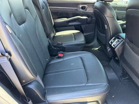 Used 2024 Kia Sorento SX AWD/4WD image 9